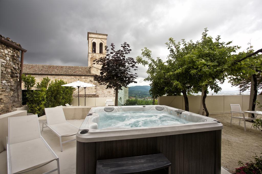 Hotel Degli Affreschi Montefalco Exteriör bild