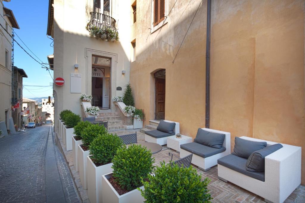 Hotel Degli Affreschi Montefalco Exteriör bild